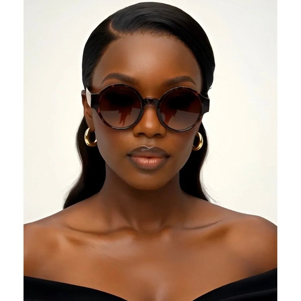 Round Tortoise Sunglasses Women's Fashion Shades Striped Accent Luxury Light New